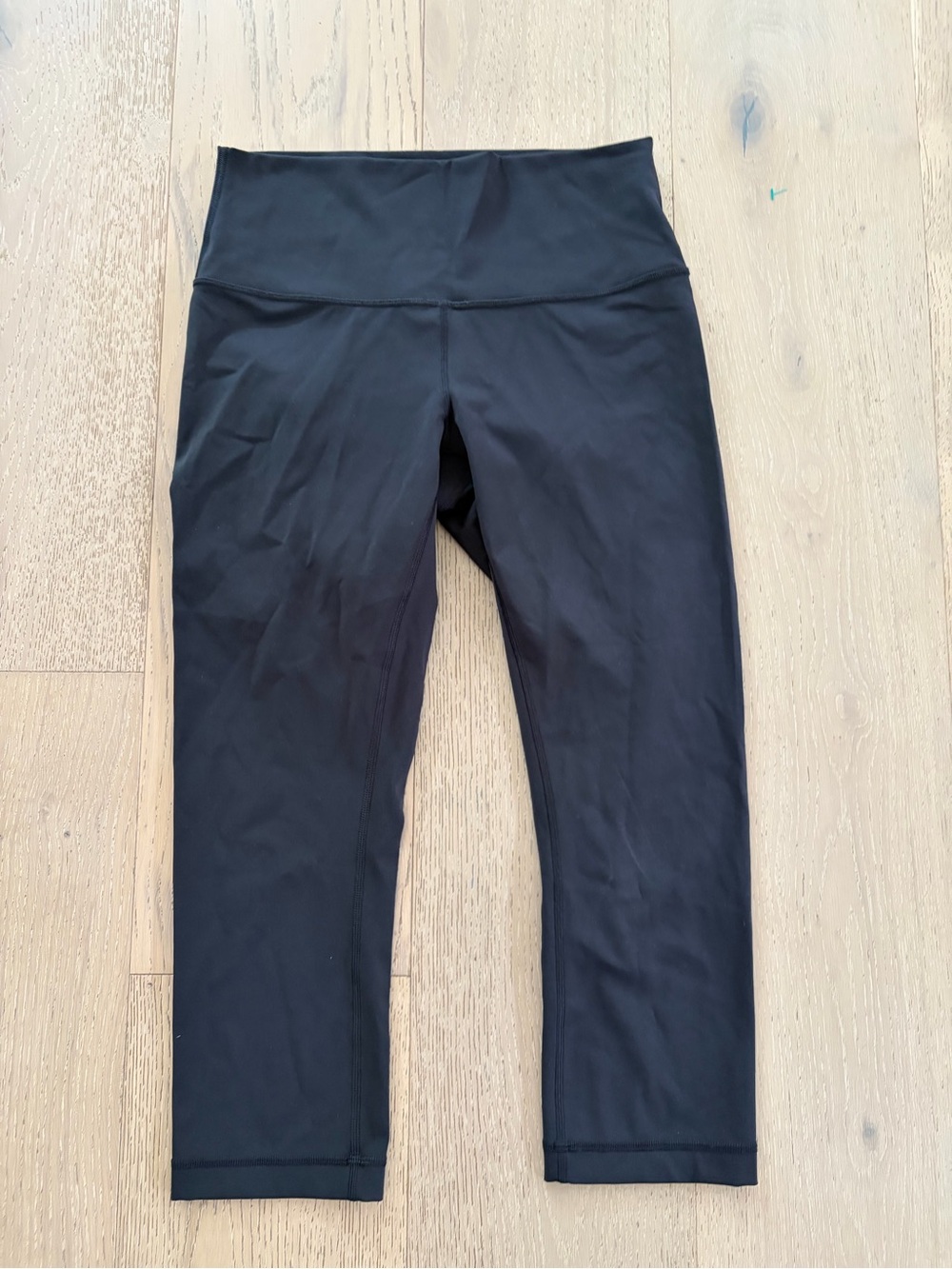 lululemon athletica Black Wonder Under 21” Cropped Leggings